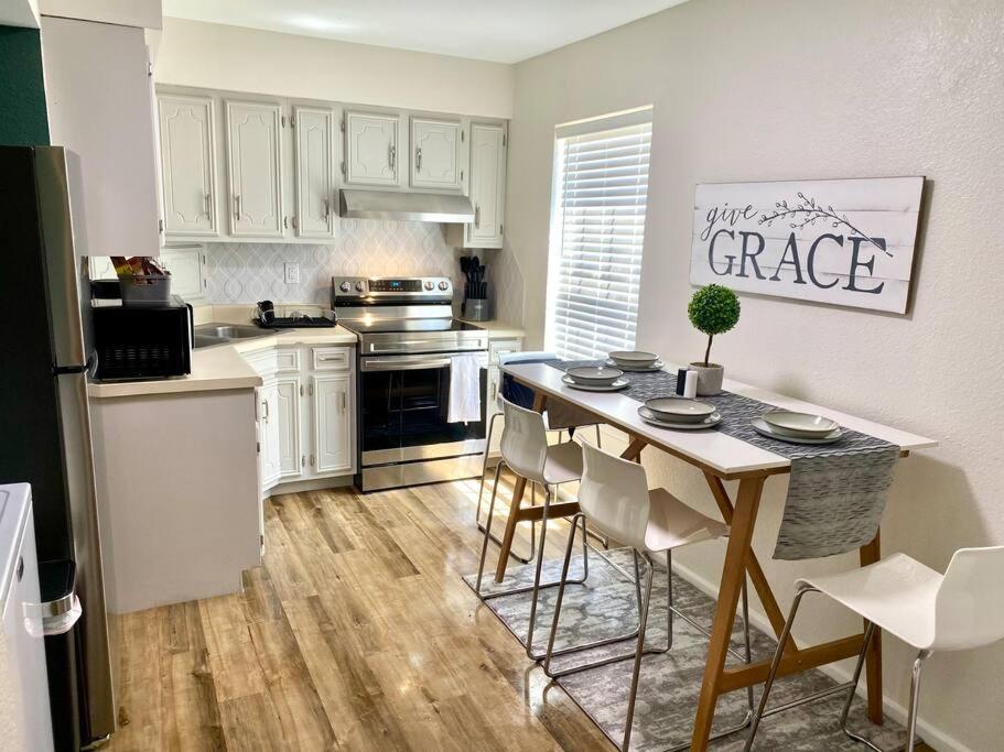 Contemporary 2-Bedroom Rental Unit Eagle Pass Exterior photo